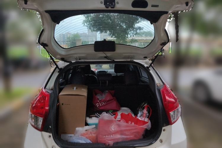 Used Toyota YARiS L Zhi Xuan 2015 1.5E Automatic Charm Edition Trunk