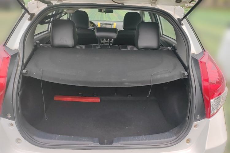 Used Toyota YARiS L Zhi Xuan 2015 1.5G Manual Xuan Dong Sunroof Special Edition Trunk