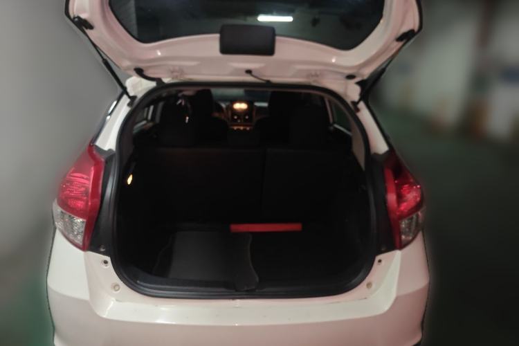 Used Toyota YARiS L Zhi Xuan 2015 1.5E Automatic Charm Edition Trunk