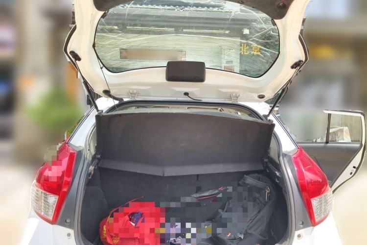 Used Toyota YARiS L Zhi Xuan 2015 1.5E Automatic Charm Edition Trunk