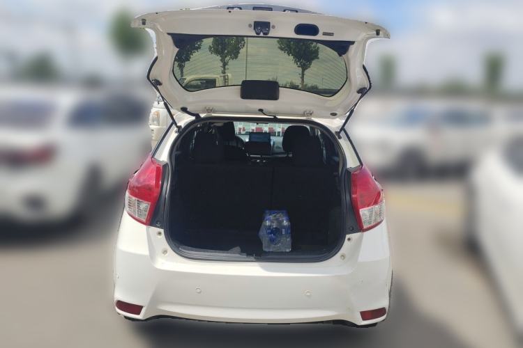 Used Toyota YARiS L Zhi Xuan 2015 1.5E Automatic Charm Edition Trunk
