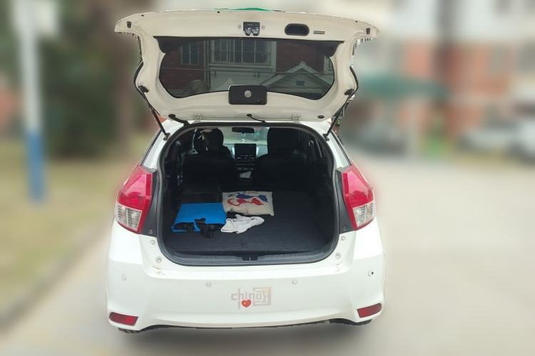 Used Toyota YARiS L Zhi Xuan 2015 1.5E Automatic Charm Edition Trunk
