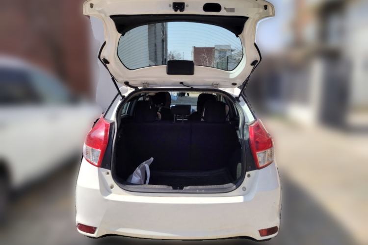 Used Toyota YARiS L Zhi Xuan 2015 1.5E Automatic Charm Edition Trunk