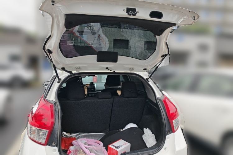 Used Toyota YARiS L Zhi Xuan 2015 1.5E Automatic Charm Edition Trunk