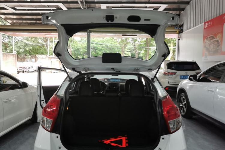 Used Toyota YARiS L Zhi Xuan 2015 1.5E Automatic Charm Edition Trunk