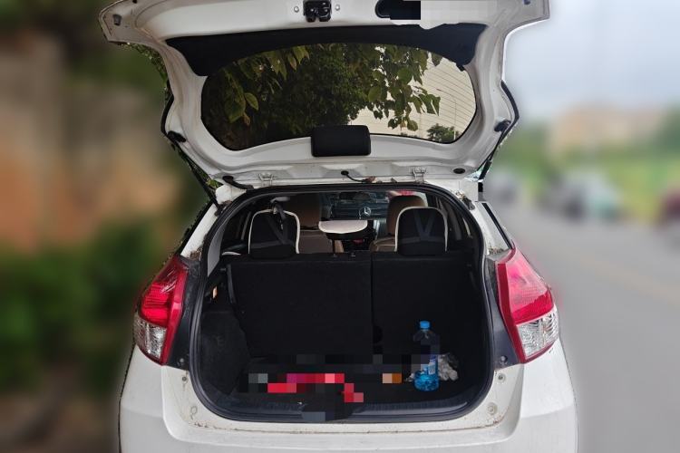Used Toyota YARiS L Zhi Xuan 2015 1.5E Automatic Charm Edition Trunk