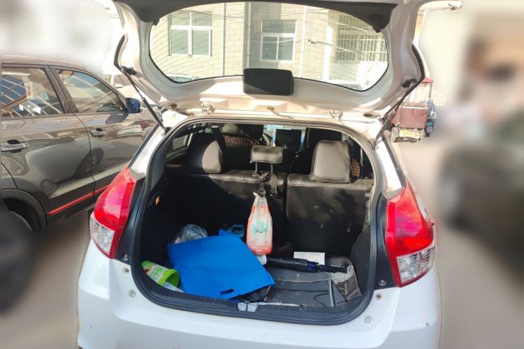 Used Toyota YARiS L Zhi Xuan 2015 1.5E Automatic Charm Edition Trunk