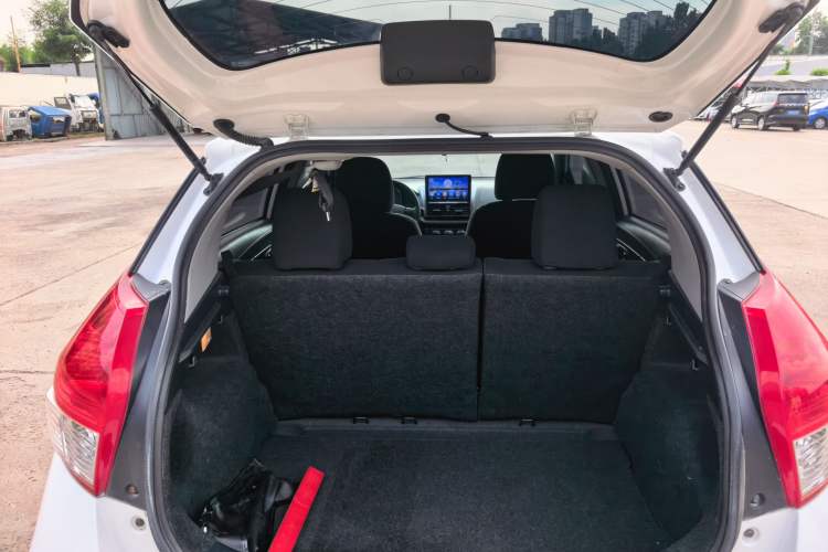 Used Toyota YARiS L Zhi Xuan 2015 1.5E Automatic Charm Edition Trunk