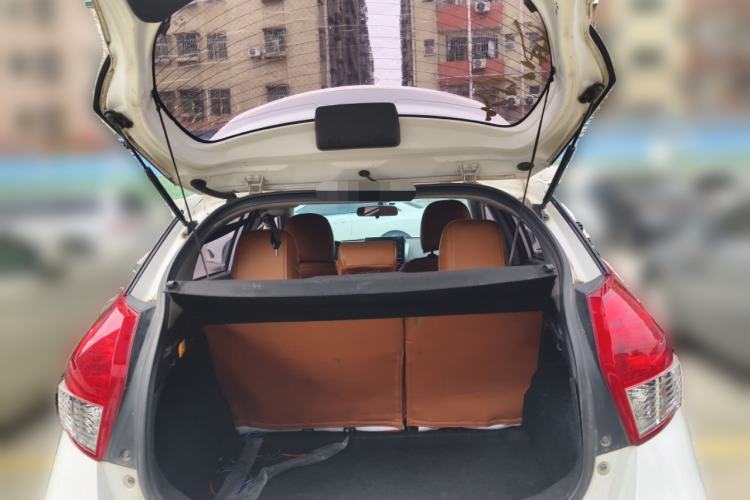 Used Toyota YARiS L Zhi Xuan 2015 1.5E Automatic Charm Edition Trunk