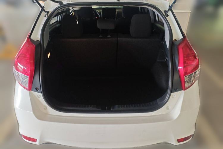 Used Toyota YARiS L Zhi Xuan 2015 1.5E Automatic Charm Edition Trunk