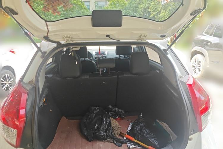 Used Toyota YARiS L Zhi Xuan 2015 1.5G Automatic Xuan Dong Sunroof Special Edition Trunk
