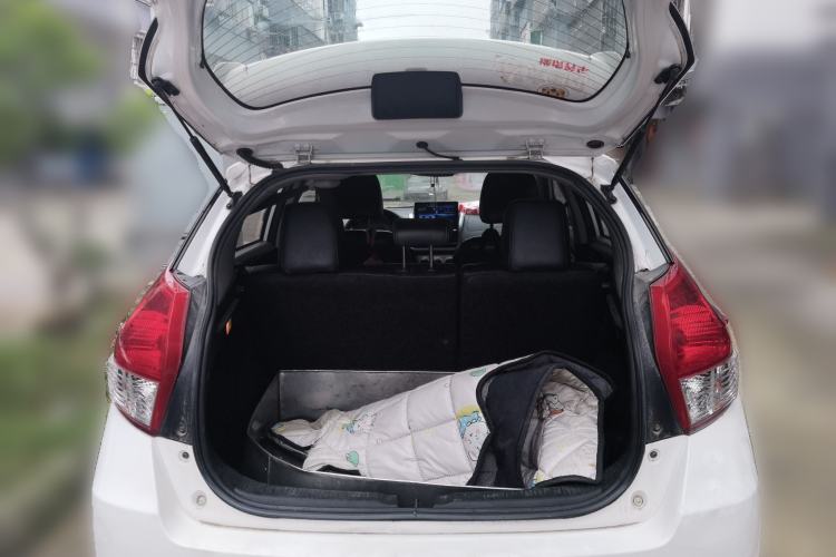 Used Toyota YARiS L Zhi Xuan 2015 1.5G Automatic Xuan Dong Sunroof Special Edition Trunk