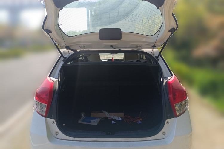 Used Toyota YARiS L Zhi Xuan 2015 1.5E Automatic Charm Edition Trunk
