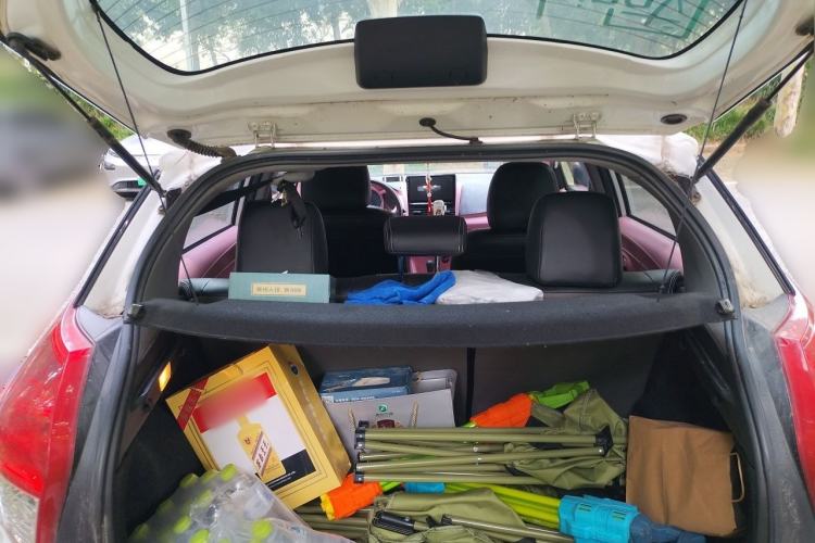 Used Toyota YARiS L Zhi Xuan 2015 1.5E Automatic Charm Edition Trunk