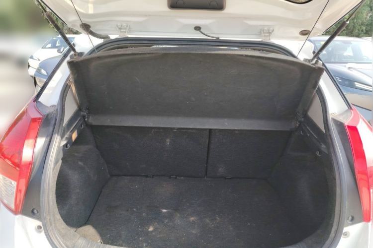 Used Toyota YARiS L Zhi Xuan 2015 1.5G Manual Xuan Dong Sunroof Special Edition Trunk