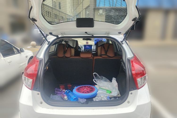 Used Toyota YARiS L Zhi Xuan 2015 1.5E Automatic Charm Edition Trunk