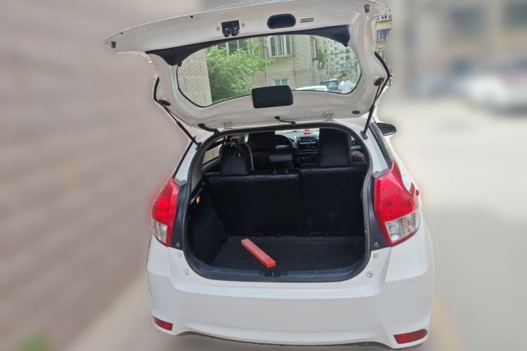 Used Toyota YARiS L Zhi Xuan 2015 1.5E Automatic Charm Edition Trunk