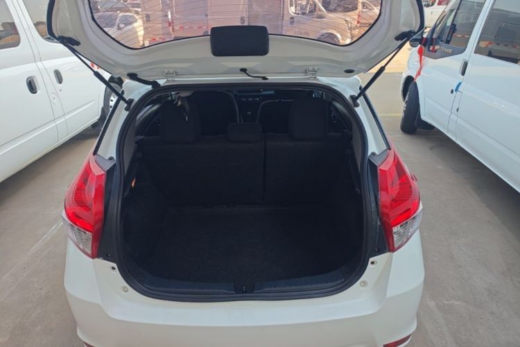 Used Toyota YARiS L Zhi Xuan 2015 1.5E Automatic Charm Edition Trunk