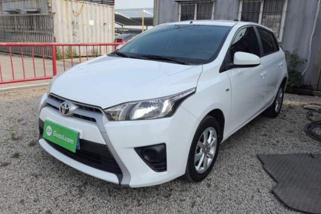 Toyota YARiS L Zhi Xuan 2015 1.5E Automatic Charm Edition с пробегом
