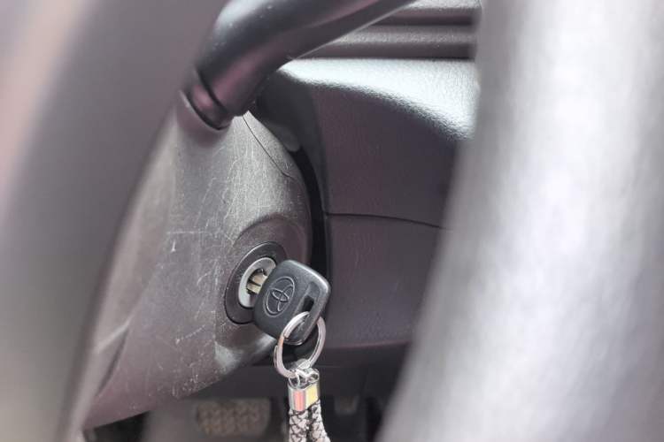 Used Toyota YARiS L Zhi Xuan 2015 1.5E Automatic Charm Edition Vehicle Key