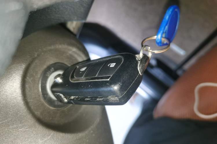 Used Toyota YARiS L Zhi Xuan 2015 1.5E Automatic Charm Edition Vehicle Key