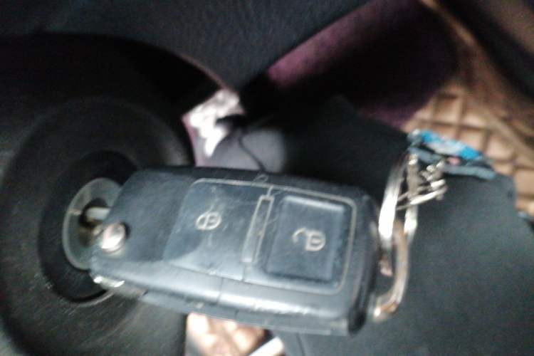 Used Toyota YARiS L Zhi Xuan 2015 1.5E Automatic Charm Edition Vehicle Key