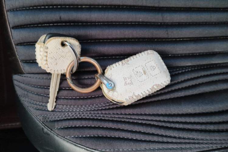 Used Toyota YARiS L Zhi Xuan 2015 1.5E Automatic Charm Edition Vehicle Key