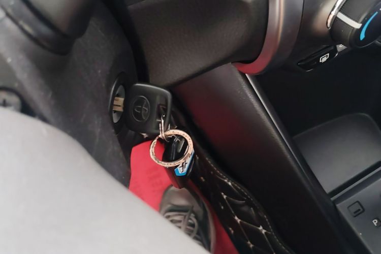 Used Toyota YARiS L Zhi Xuan 2015 1.5E Automatic Charm Edition Vehicle Key