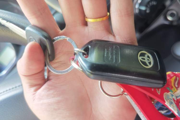 Used Toyota YARiS L Zhi Xuan 2015 1.5E Automatic Charm Edition Vehicle Key