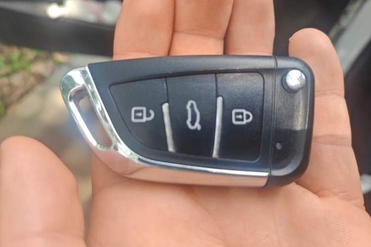 Used Toyota YARiS L Zhi Xuan 2015 1.5G Automatic Xuan Dong Sunroof Special Edition Vehicle Key