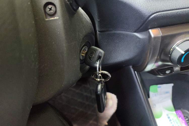 Used Toyota YARiS L Zhi Xuan 2015 1.5E Automatic Charm Edition Vehicle Key