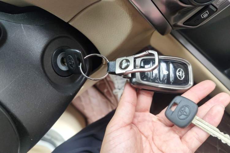 Used Toyota YARiS L Zhi Xuan 2015 1.5E Automatic Charm Edition Vehicle Key