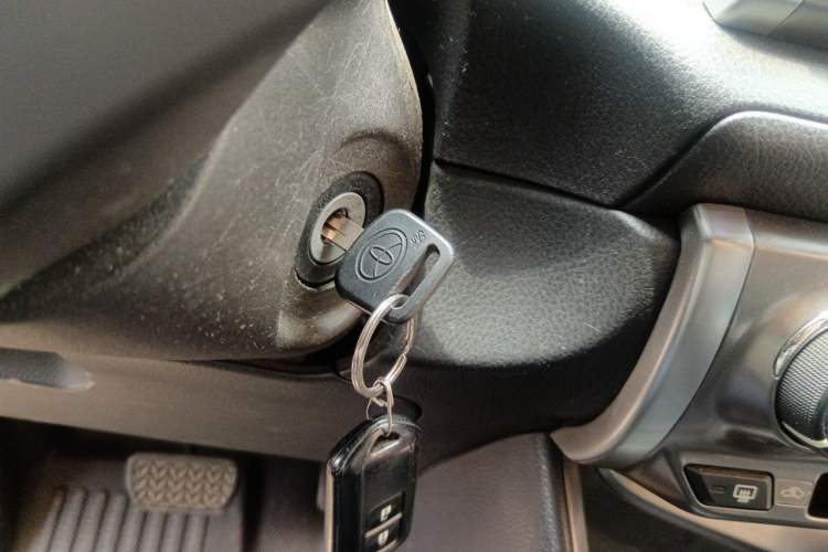 Used Toyota YARiS L Zhi Xuan 2015 1.5E Automatic Charm Edition Vehicle Key