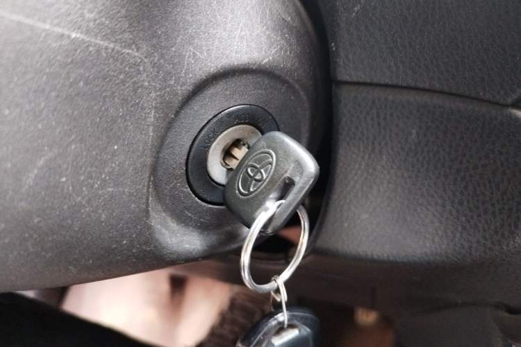 Used Toyota YARiS L Zhi Xuan 2015 1.5E Automatic Charm Edition Vehicle Key