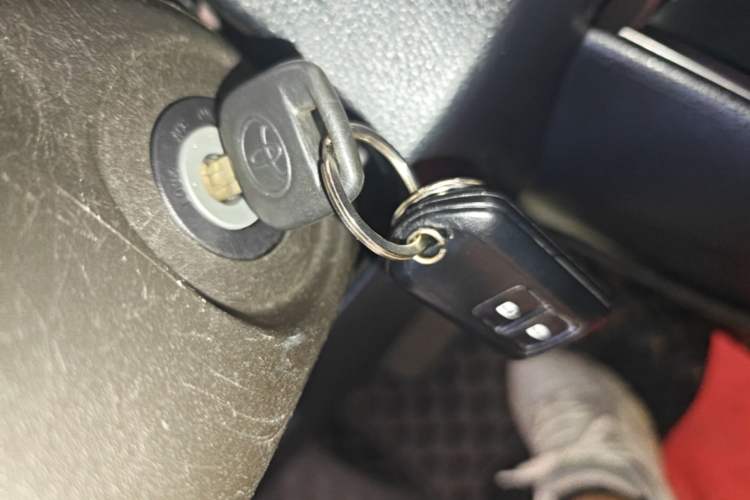 Used Toyota YARiS L Zhi Xuan 2015 1.5E Automatic Charm Edition Vehicle Key