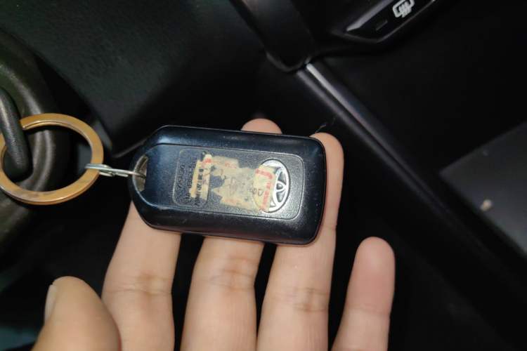 Used Toyota YARiS L Zhi Xuan 2015 1.5E Automatic Charm Edition Vehicle Key