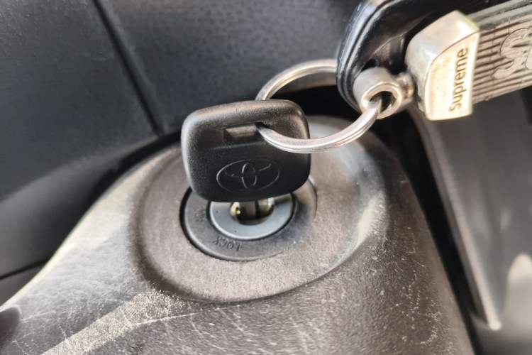Used Toyota YARiS L Zhi Xuan 2015 1.5E Automatic Charm Edition Vehicle Key