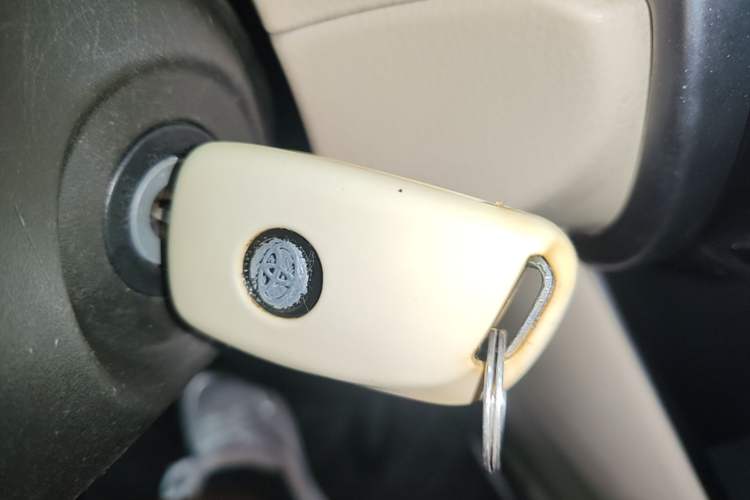 Used Toyota YARiS L Zhi Xuan 2015 1.5E Automatic Charm Edition Vehicle Key
