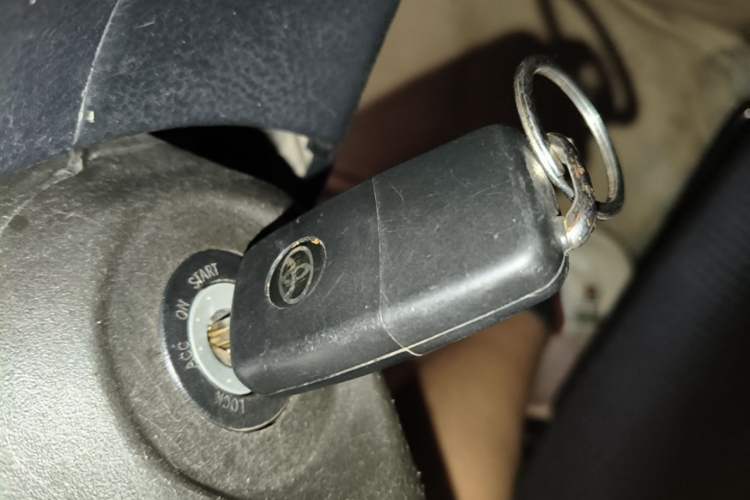 Used Toyota YARiS L Zhi Xuan 2015 1.5E Automatic Charm Edition Vehicle Key
