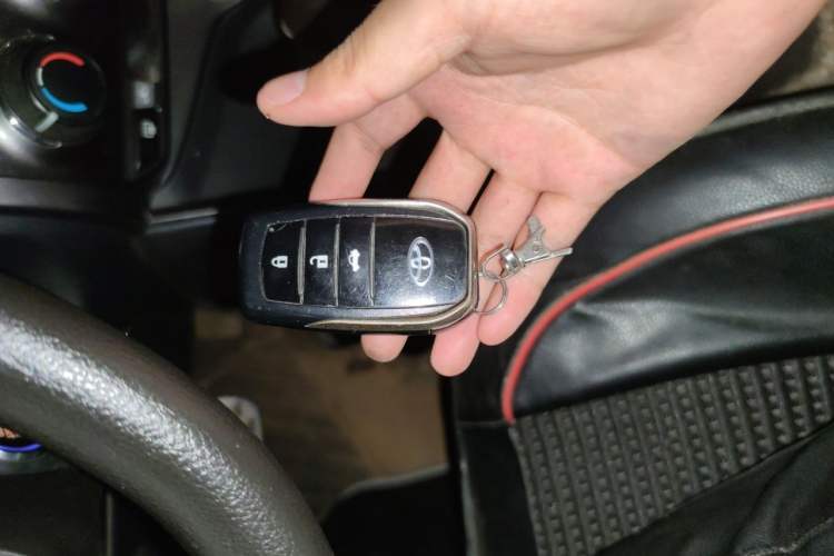 Used Toyota YARiS L Zhi Xuan 2015 1.5E Automatic Charm Edition Vehicle Key