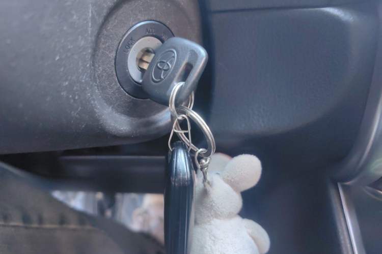 Used Toyota YARiS L Zhi Xuan 2015 1.5E Automatic Charm Edition Vehicle Key