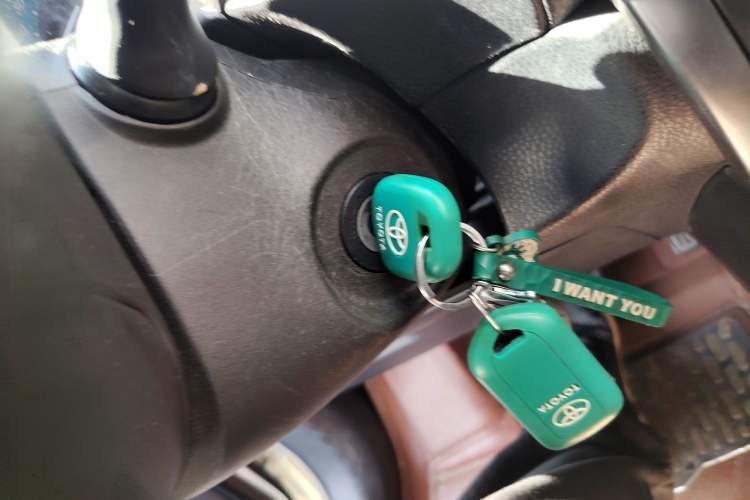 Used Toyota YARiS L Zhi Xuan 2015 1.5E Automatic Charm Edition Vehicle Key