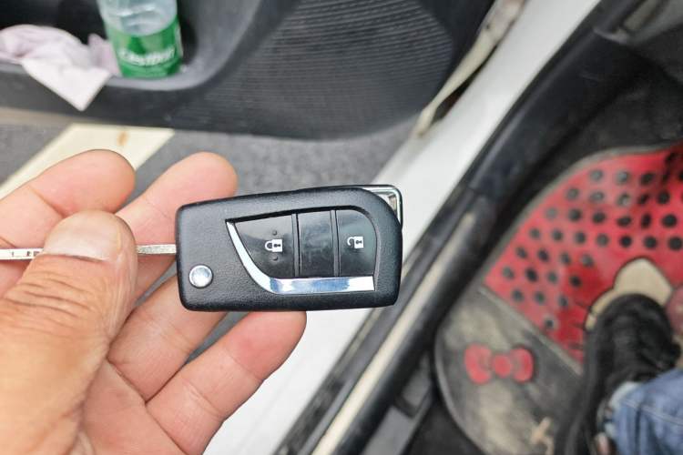 Used Toyota YARiS L Zhi Xuan 2015 1.5E Automatic Charm Edition Vehicle Key