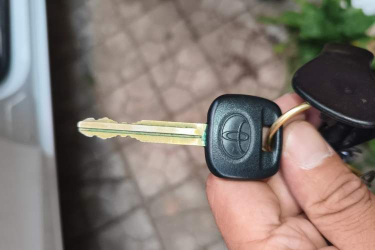 Used Toyota YARiS L Zhi Xuan 2015 1.5E Automatic Charm Edition Vehicle Key