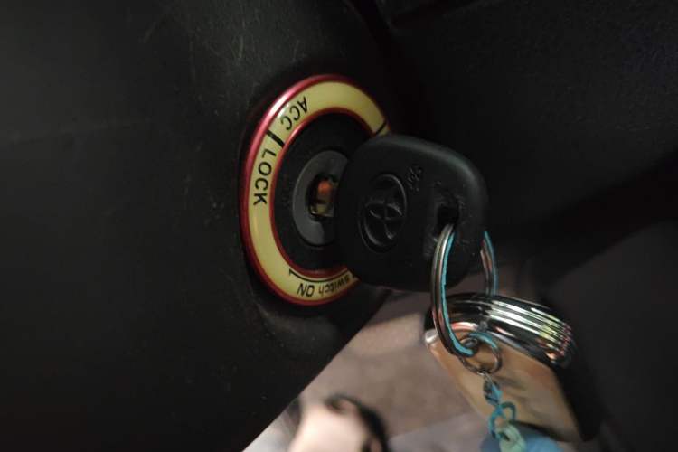 Used Toyota YARiS L Zhi Xuan 2015 1.5E Automatic Charm Edition Vehicle Key