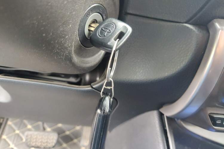 Used Toyota YARiS L Zhi Xuan 2015 1.5E Automatic Charm Edition Vehicle Key