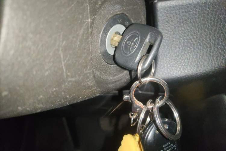 Used Toyota YARiS L Zhi Xuan 2015 1.5E Automatic Charm Edition Vehicle Key
