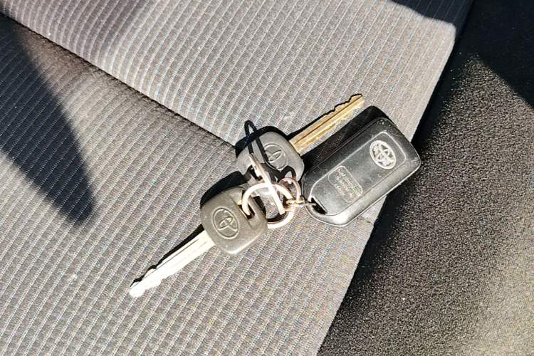 Used Toyota YARiS L Zhi Xuan 2015 1.5E Automatic Charm Edition Vehicle Key