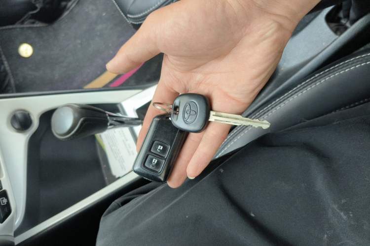 Used Toyota YARiS L Zhi Xuan 2015 1.5G Automatic Xuan Dong Sunroof Special Edition Vehicle Key