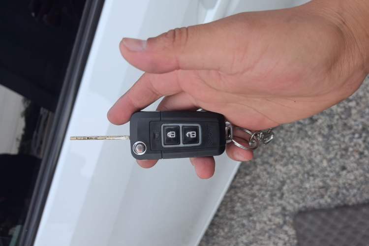 Used Toyota YARiS L Zhi Xuan 2015 1.5E Automatic Charm Edition Vehicle Key